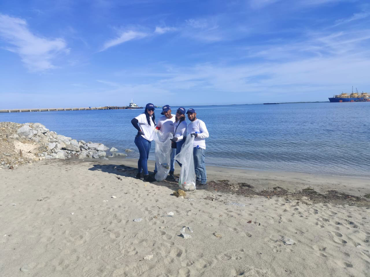 Limpieza de playas y esteros
